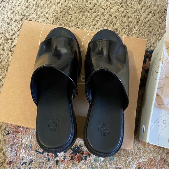 SOLD OU Sydney treaded mule sandal - Picture 6 of 7